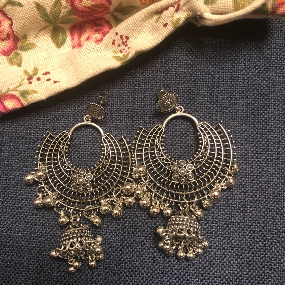 Chandelier earrings